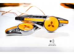 Светодиодный поворотник с логотипом Mitsubishi